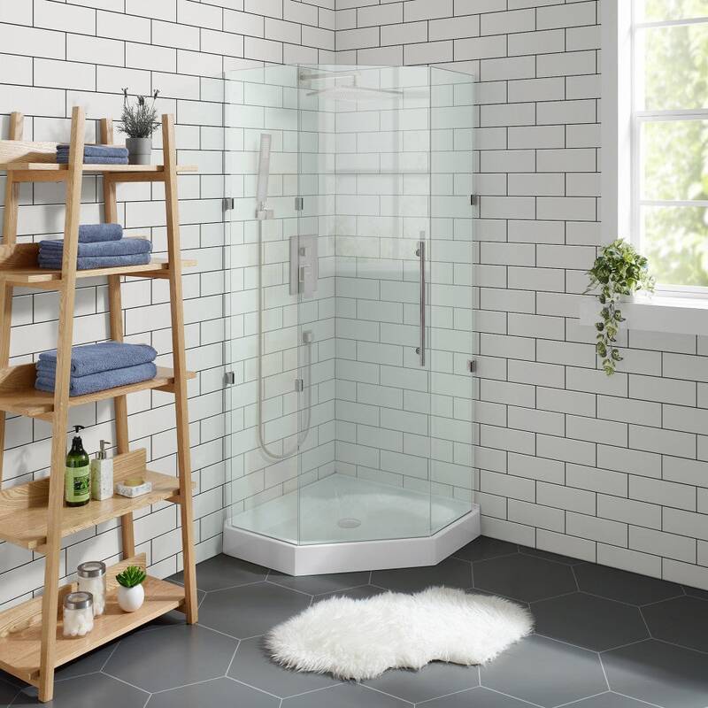 Swiss Madison Voltaire 36 x 36 Acrylic White, Single-Threshold, Center Drain, Neo-angle Shower Base